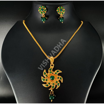 Gold Microplated Flower Design Necklace Green