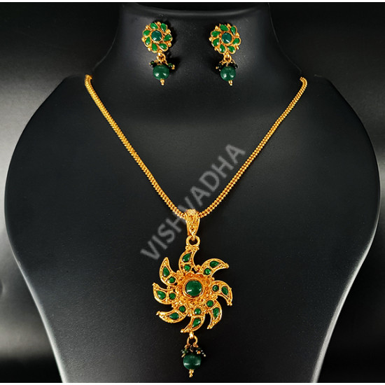 Gold Microplated Flower Design Necklace Green