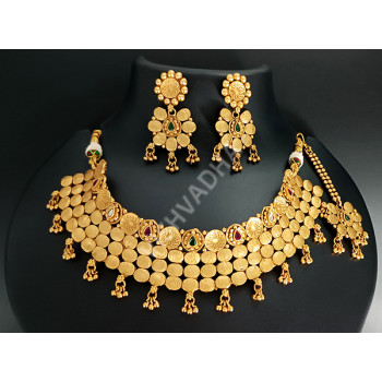 Celebrity / Bridal Stunning Premium Quality Rajwadi Polish Kemp Necklace Set With Chutti / Tikka