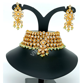 Celebrity / Bridal / Party Wear Exquisite Kundan Full Work Designer Choker with Clustered Pearl Green Necklace