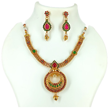 Ethnic Wear Ruby Green Round Pendant Beautiful Kundan Set with Earrings