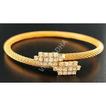 High Quality Gold Polish Free Size Bracelet with Sparking White AD Stones