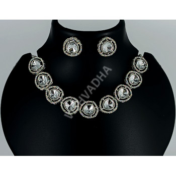 Party Wear Glittering Stunning White Sparkling Kundan Stones Hexa-rounded Rodium Necklace Set with Earrings