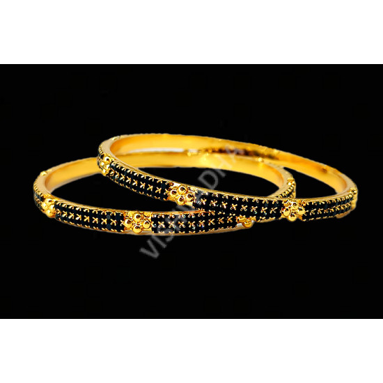 Black Glittering Fitting Stones Premium Gold Polish Bangles